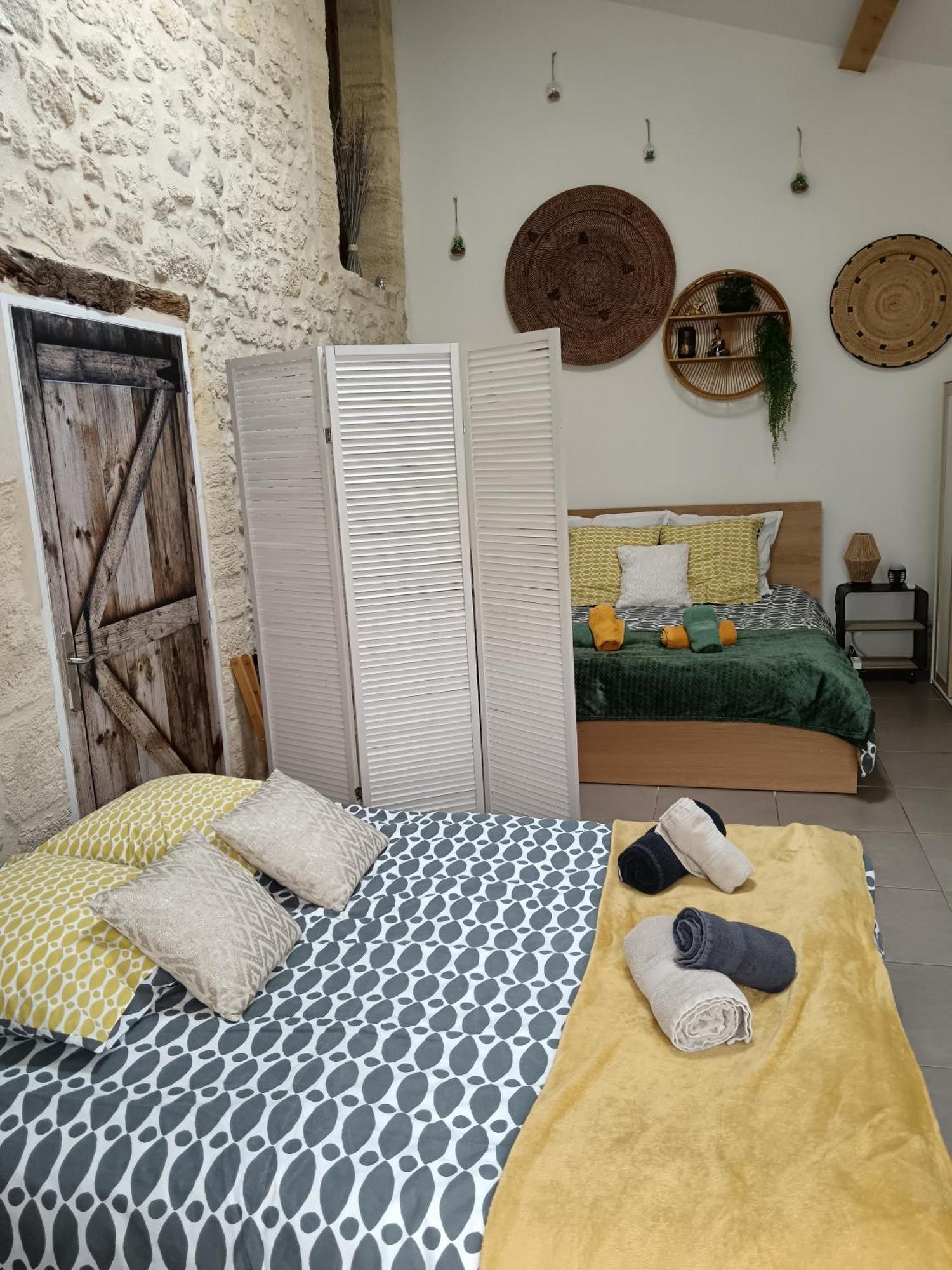 Le Cosy Cabarieu Bed & Breakfast Saint-André-de-Cubzac Cameră foto